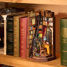 Laden Sie das Bild in den Galerie-Viewer, Book Nook - Stilles Eckbüro