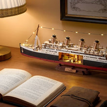 Laden Sie das Bild in den Galerie-Viewer, 3D Puzzle - 1912 Ewiger Atlantik-Voyager