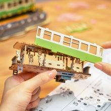 Laden Sie das Bild in den Galerie-Viewer, 3D Puzzle - Sakura-Straßenbahnfahrt