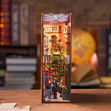 Laden Sie das Bild in den Galerie-Viewer, Book Nook - 84 Charing Cross Road