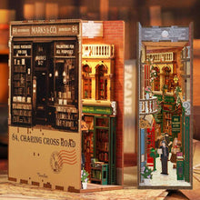 Laden Sie das Bild in den Galerie-Viewer, Book Nook - 84 Charing Cross Road
