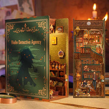 Laden Sie das Bild in den Galerie-Viewer, Book Nook - Violin-Detektei
