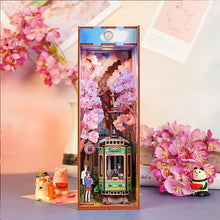 Laden Sie das Bild in den Galerie-Viewer, Book Nook - Sakuras Reise