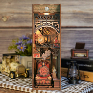 Book Nook - Das Dampfzeitalter