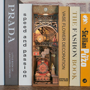 Book Nook - Das Dampfzeitalter