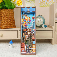 Laden Sie das Bild in den Galerie-Viewer, Book Nook - Reise mit dem Wind