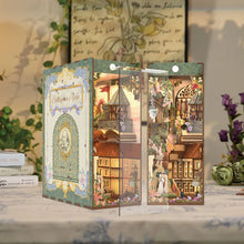 Laden Sie das Bild in den Galerie-Viewer, Book Nook - Shakespeares Verszeilen