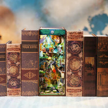 Laden Sie das Bild in den Galerie-Viewer, Book Nook - Ein Sommernachtstraum