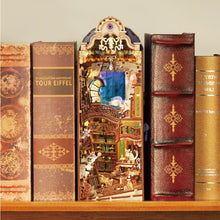Laden Sie das Bild in den Galerie-Viewer, Book Nook - Magische Bibliothek