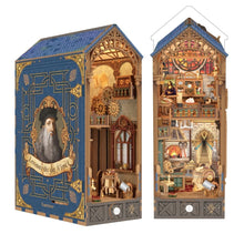 Laden Sie das Bild in den Galerie-Viewer, Book Nook - Leonardo da Vinci’s Studio