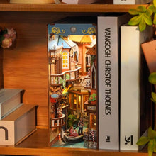 Laden Sie das Bild in den Galerie-Viewer, Book Nook - Venezianische Träume