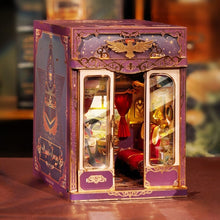 Laden Sie das Bild in den Galerie-Viewer, Book Nook - Magische Reise Figured'Art