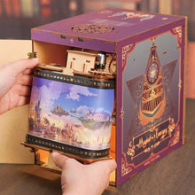 Laden Sie das Bild in den Galerie-Viewer, Book Nook - Magische Reise