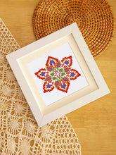 Laden Sie das Bild in den Galerie-Viewer, Mini Serie Diamond Painting - Mandalas