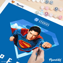 Laden Sie das Bild in den Galerie-Viewer, Superman mit “S”-Schild