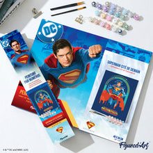 Laden Sie das Bild in den Galerie-Viewer, Superman - Stadt der Zukunft