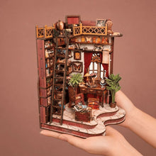 Laden Sie das Bild in den Galerie-Viewer, Miniaturhaus - Gewundene Gassen Bibliothek