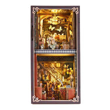 Laden Sie das Bild in den Galerie-Viewer, Book Nook - Schmetterlingszimmer