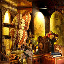 Laden Sie das Bild in den Galerie-Viewer, Book Nook - Schmetterlingszimmer