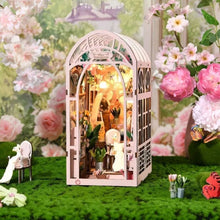 Laden Sie das Bild in den Galerie-Viewer, Book Nook - Mini Gewächshaus