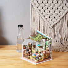 Laden Sie das Bild in den Galerie-Viewer, Miniaturhaus - Das Blumenhaus von Miller