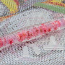 Laden Sie das Bild in den Galerie-Viewer, Premium-Stift Ergonomisch Diamond Painting Blumen Rosa