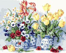 Laden Sie das Bild in den Galerie-Viewer, Blumensträuße in schönen Vasen | Figured&#39;Art