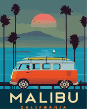 Laden Sie das Bild in den Galerie-Viewer, Malen nach Zahlen Figured&#39;Art – Reiseposter Malibu Kalifornien