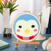 Laden Sie das Bild in den Galerie-Viewer, Punch Needle Pinguin