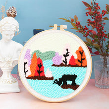 Laden Sie das Bild in den Galerie-Viewer, Punch Needle Rentier am See