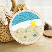 Laden Sie das Bild in den Galerie-Viewer, Punch Needle Seestern am Ufer