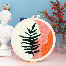 Laden Sie das Bild in den Galerie-Viewer, Punch Needle Blatt-Variante 2