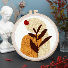 Laden Sie das Bild in den Galerie-Viewer, Punch Needle Blatt und rote Sonne