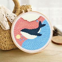 Laden Sie das Bild in den Galerie-Viewer, Punch Needle Hübscher blauer Wal