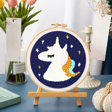 Laden Sie das Bild in den Galerie-Viewer, Punch Needle Einhorn