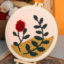 Laden Sie das Bild in den Galerie-Viewer, Punch Needle set Zweig mit Rosen und Blättern