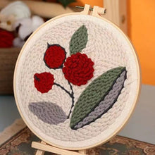 Laden Sie das Bild in den Galerie-Viewer, Punch Needle set Cotoneaster