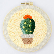 Laden Sie das Bild in den Galerie-Viewer, Punch Needle set Kleiner Kaktus