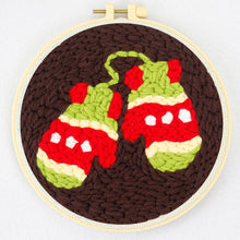 Laden Sie das Bild in den Galerie-Viewer, Punch Needle set Weihnachtsfäustlinge