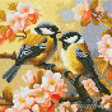 Laden Sie das Bild in den Galerie-Viewer, Mini Diamond Painting 25 x 25 cm - Vogelpaar zwischen Blüten