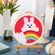 Laden Sie das Bild in den Galerie-Viewer, Punch Needle Hase und Regenbogen