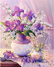 Laden Sie das Bild in den Galerie-Viewer, Diamond Painting – Schöner Blumenstrauß von lila Blumen