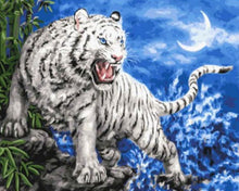 Laden Sie das Bild in den Galerie-Viewer, Diamond Painting – Drohender weißer Tiger