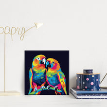 Laden Sie das Bild in den Galerie-Viewer, Mini Malen nach Zahlen mit Rahmen - Papageien Abstrakt Pop Art