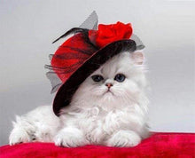 Laden Sie das Bild in den Galerie-Viewer, Malen nach Zahlen fŸr Erwachsene |ÊElegante Katze und roter Hut | Figured&#39;Art
