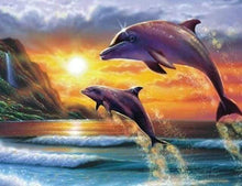Laden Sie das Bild in den Galerie-Viewer, Diamond Painting, Delfine bei Sonnenaufgang