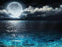 Laden Sie das Bild in den Galerie-Viewer, Diamond Painting, Vollmond und Meer Spiegelung