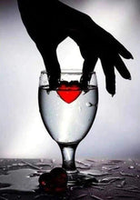 Laden Sie das Bild in den Galerie-Viewer, Diamond Painting, Herz in einem Glas