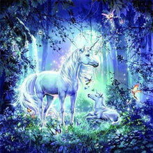 Laden Sie das Bild in den Galerie-Viewer, Diamond Painting, Einhorn im Wald