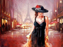 Laden Sie das Bild in den Galerie-Viewer, Malen nach Zahlen fŸr Erwachsene |ÊFrau auf den Straßen von Paris | Figured&#39;Art